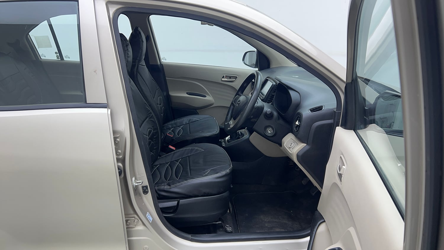 Used 2020 Hyundai Santro Asta Petrol Manual interior RIGHT SIDE FRONT DOOR CABIN VIEW