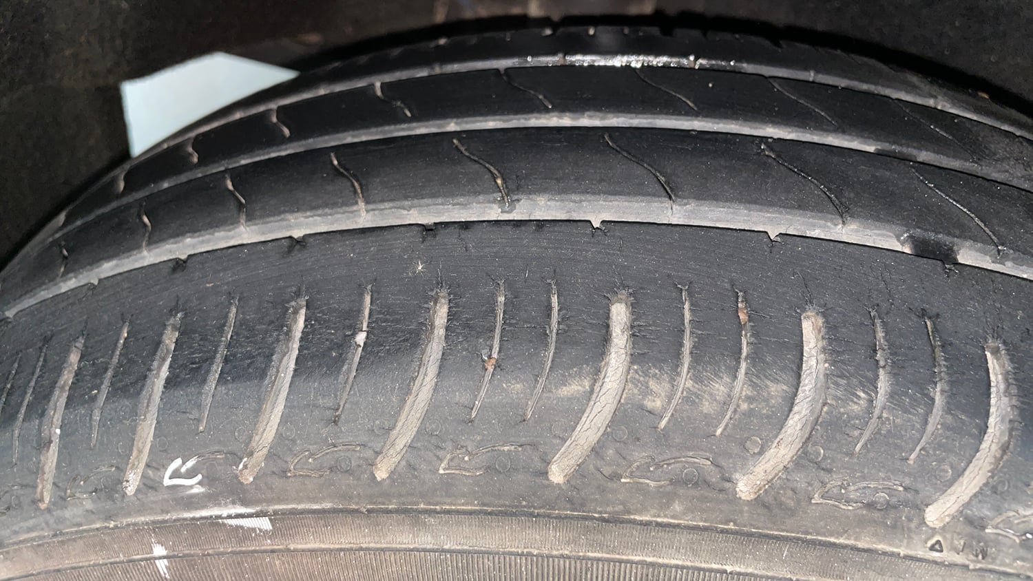 Used 2019 Maruti Suzuki Baleno Delta Petrol Manual tyres RIGHT REAR TYRE TREAD VIEW