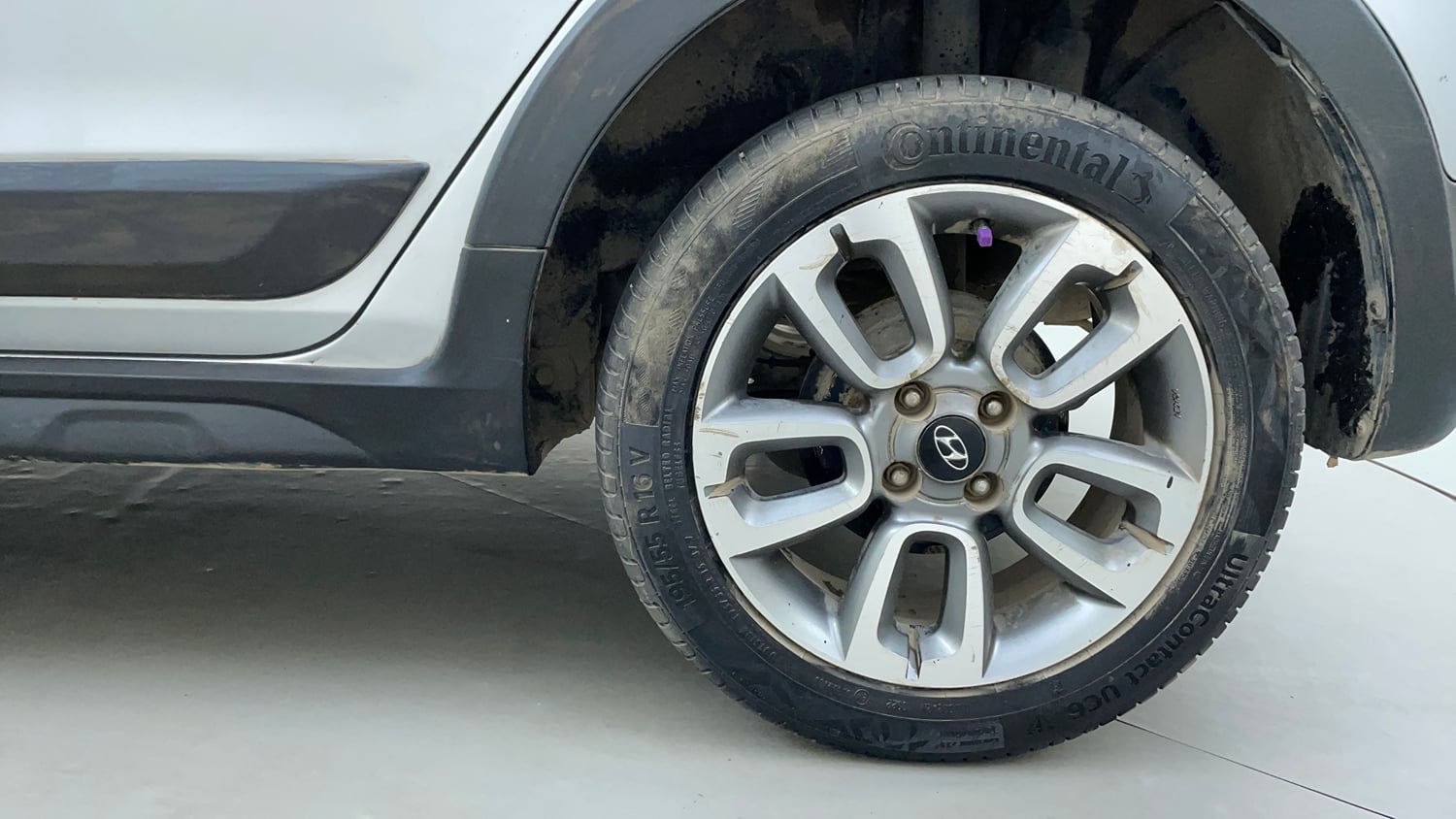 Used 2015 Hyundai i20 Active 1.2 S Petrol Manual tyres LEFT REAR TYRE RIM VIEW