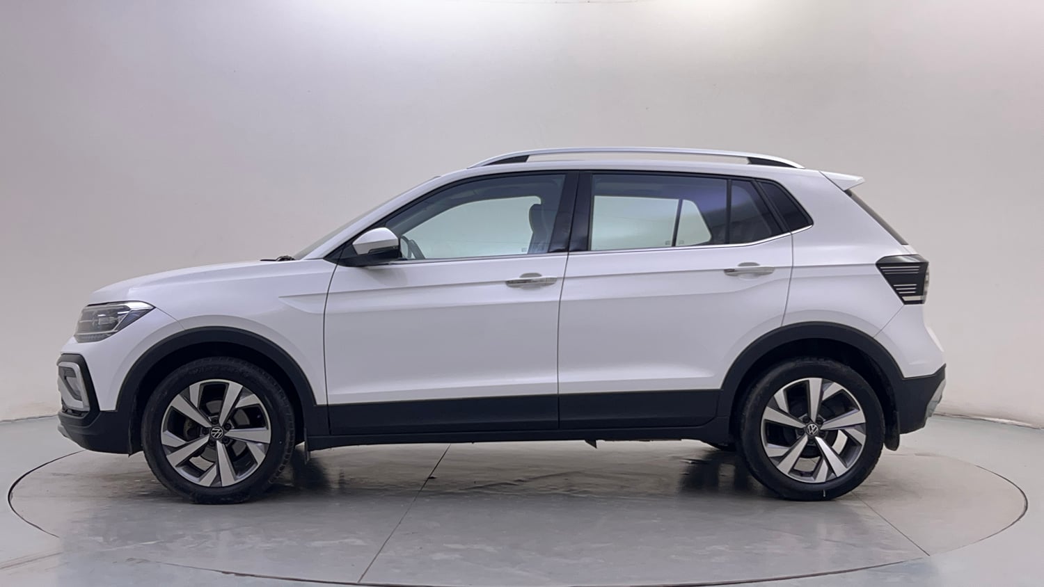 Used 2022 Volkswagen Taigun Topline 1.0 TSI AT Petrol Automatic exterior LEFT SIDE VIEW