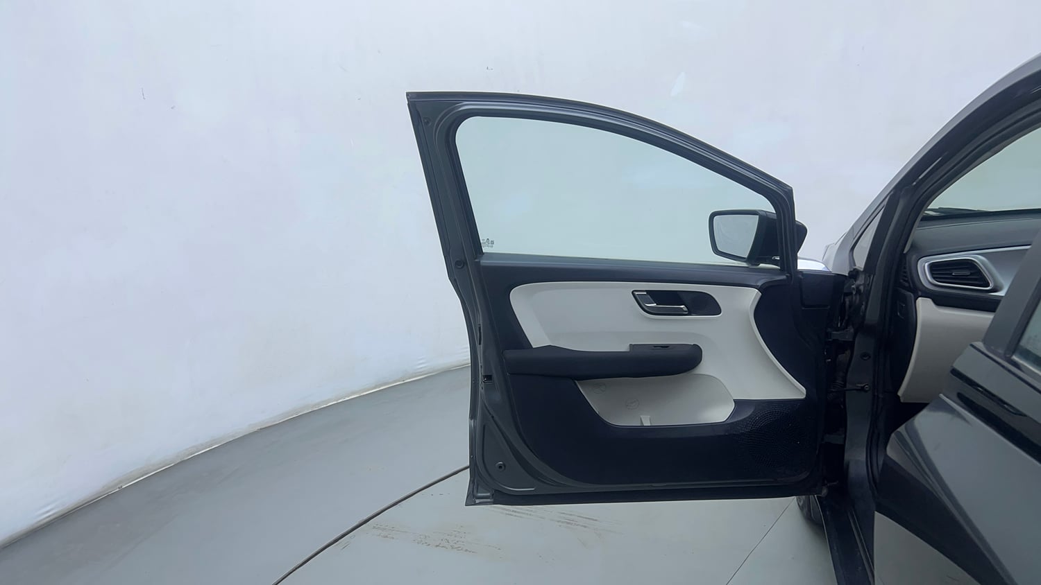 Used 2023 Tata Altroz XZA Plus Petrol Petrol Automatic interior LEFT FRONT DOOR OPEN VIEW