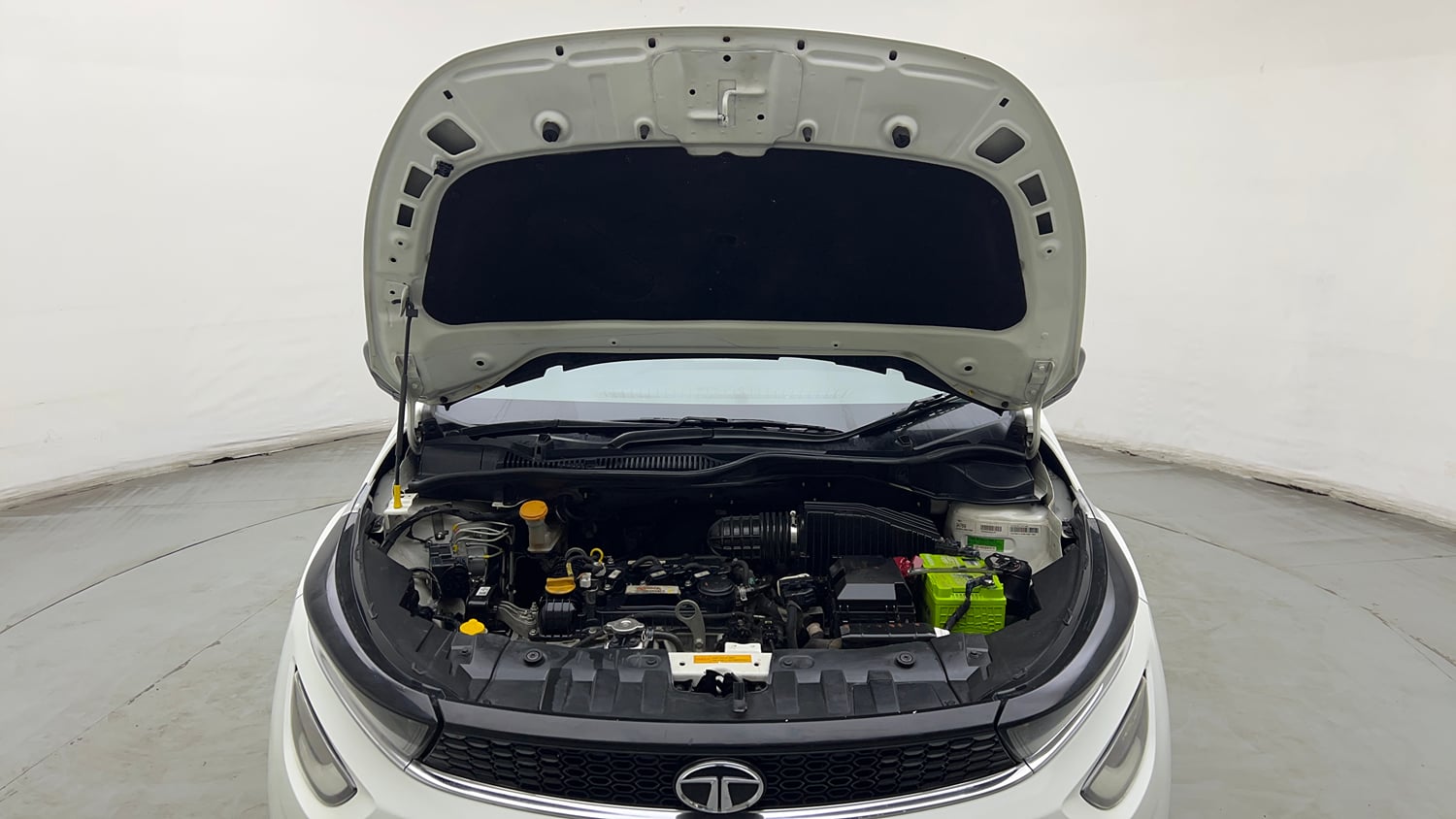 Used 2022 Tata Altroz XE Petrol Petrol Manual engine ENGINE & BONNET OPEN FRONT VIEW