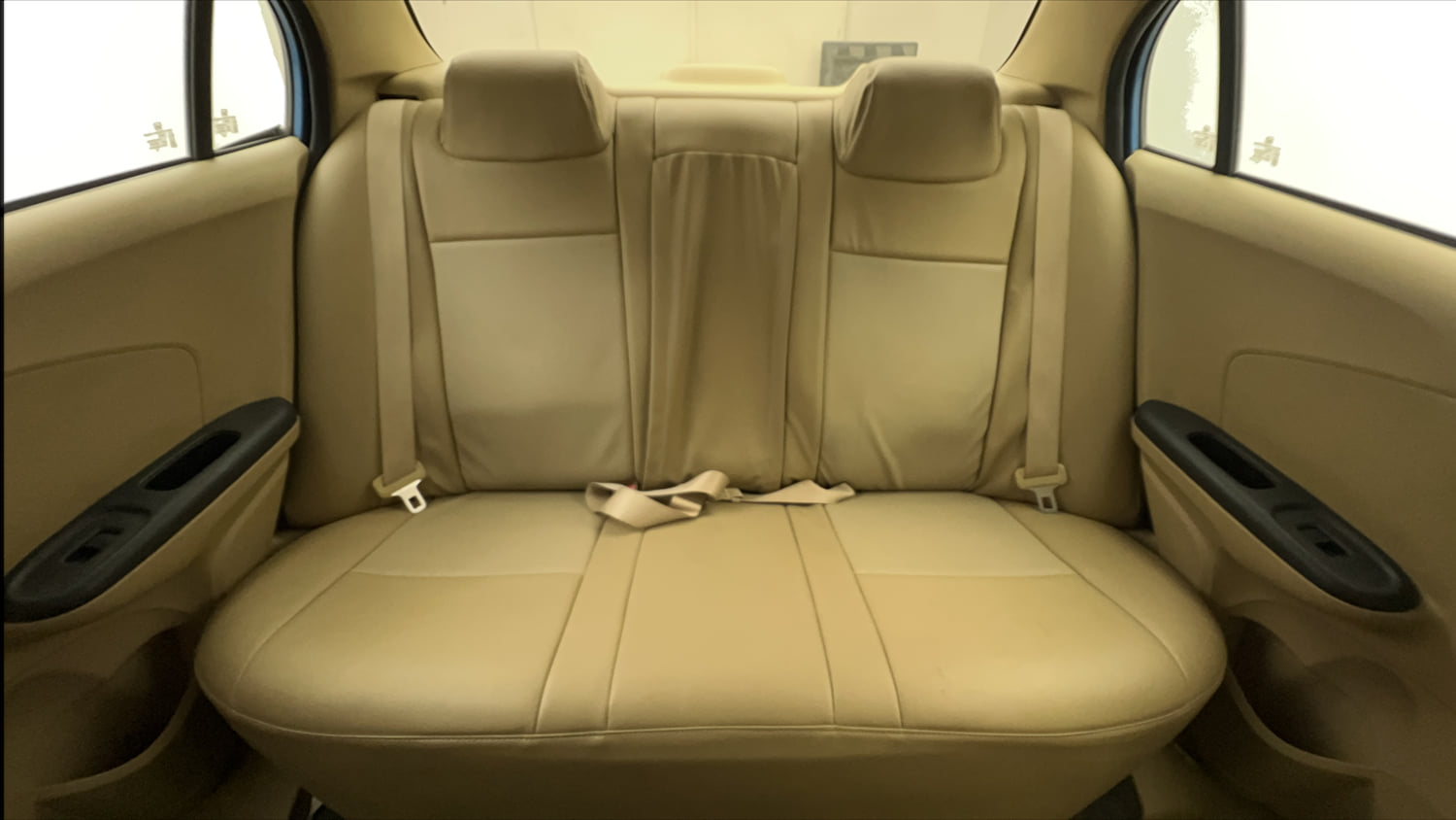 Used 2014 Honda Amaze 1.2 S i-VTEC Petrol Manual interior REAR SEAT CONDITION VIEW