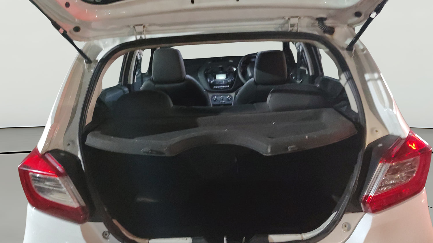 Used 2018 Tata Tiago Revotorq XZ Diesel Manual interior DICKY INSIDE VIEW