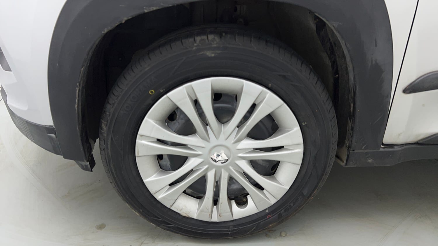 Used 2018 Mahindra KUV100 NXT K6 Plus 6 STR Petrol Manual tyres LEFT FRONT TYRE RIM VIEW