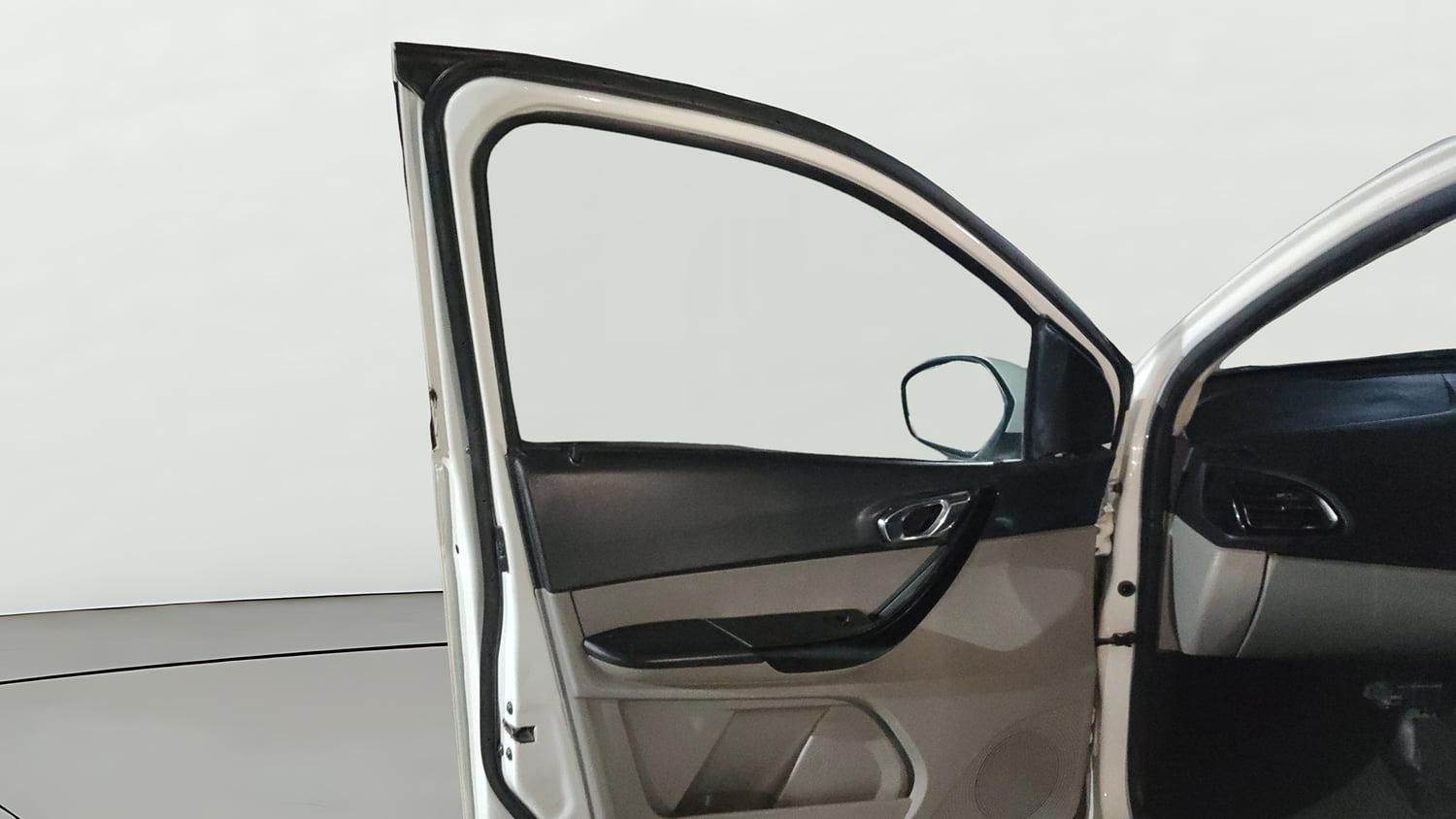 Used 2018 Tata Tiago Revotorq XZ Diesel Manual interior LEFT FRONT DOOR OPEN VIEW