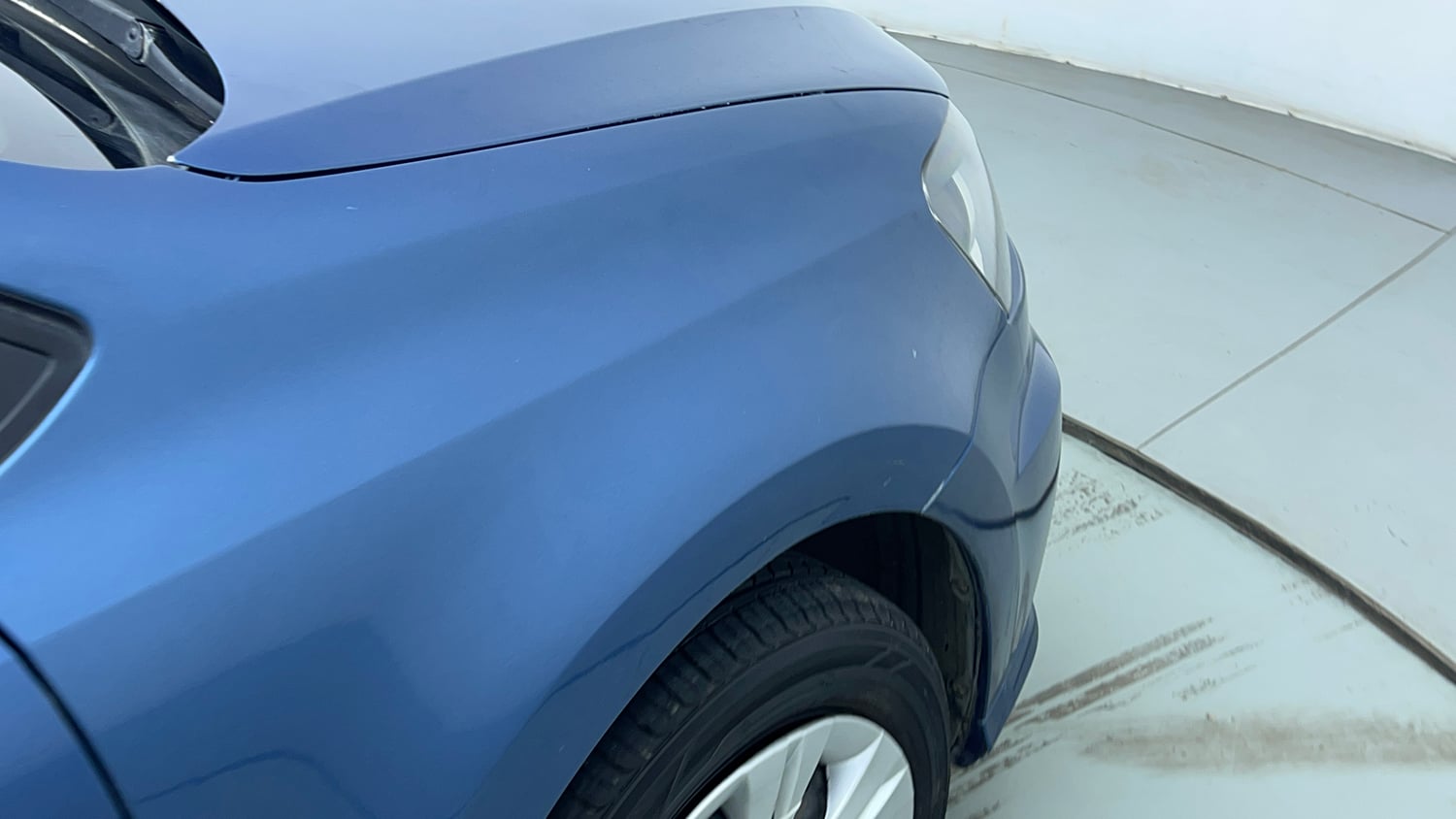 Used 2016 Volkswagen Ameo Comfortline 1.2L (P) Petrol Manual dents MINOR SCRATCH