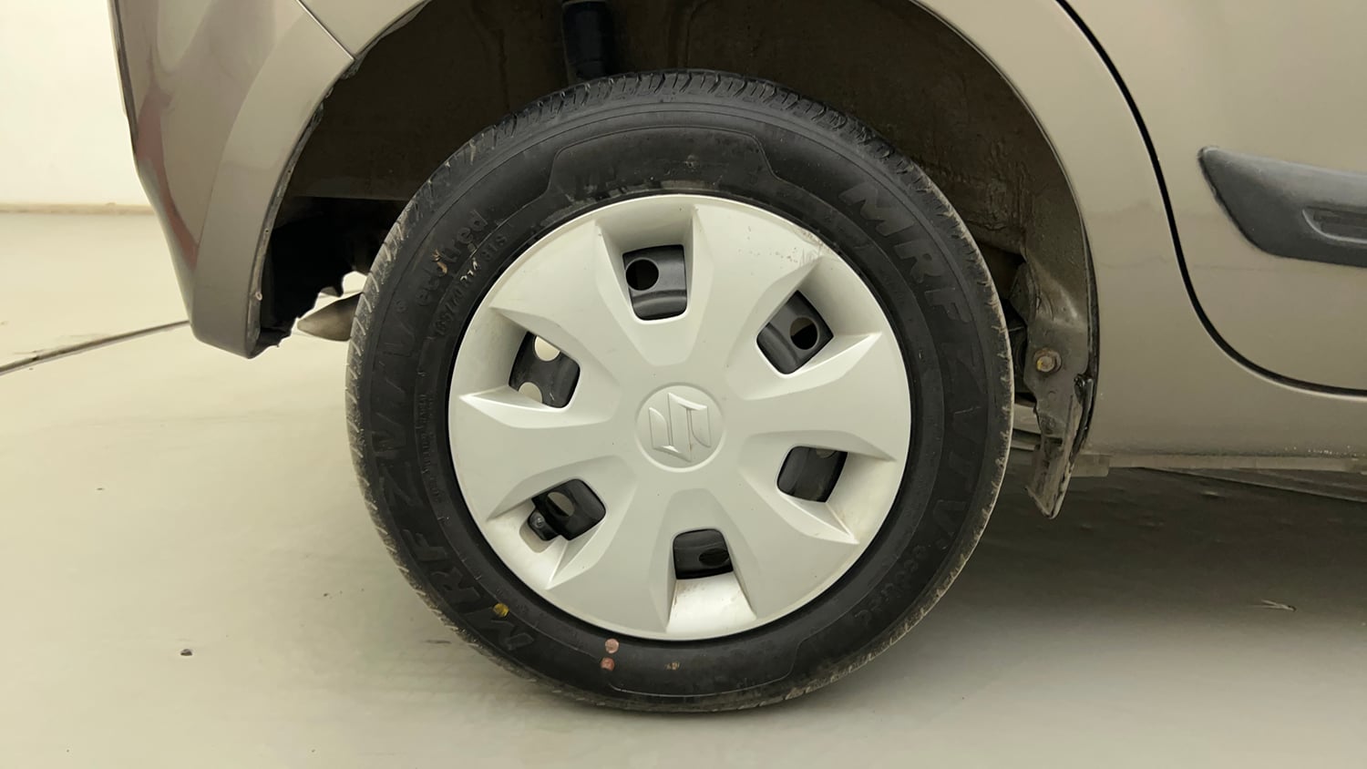 Used 2024 Maruti Suzuki Wagon R VXI 1.0 CNG Cng Manual tyres RIGHT REAR TYRE RIM VIEW