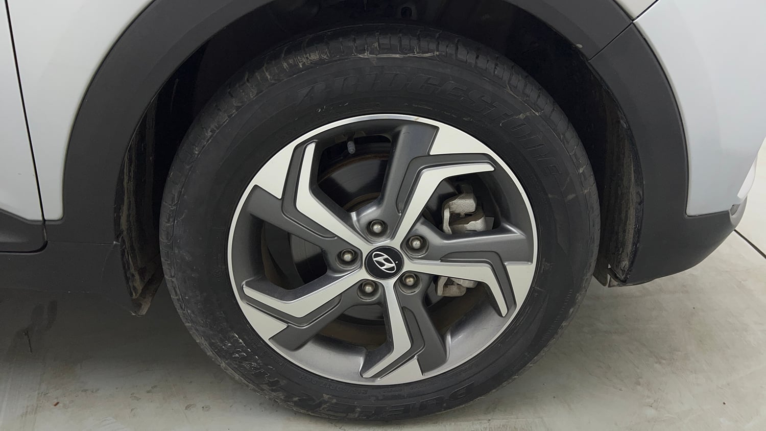 Used 2019 Hyundai Creta SX 1.6 AT Petrol Petrol Automatic tyres RIGHT FRONT TYRE RIM VIEW