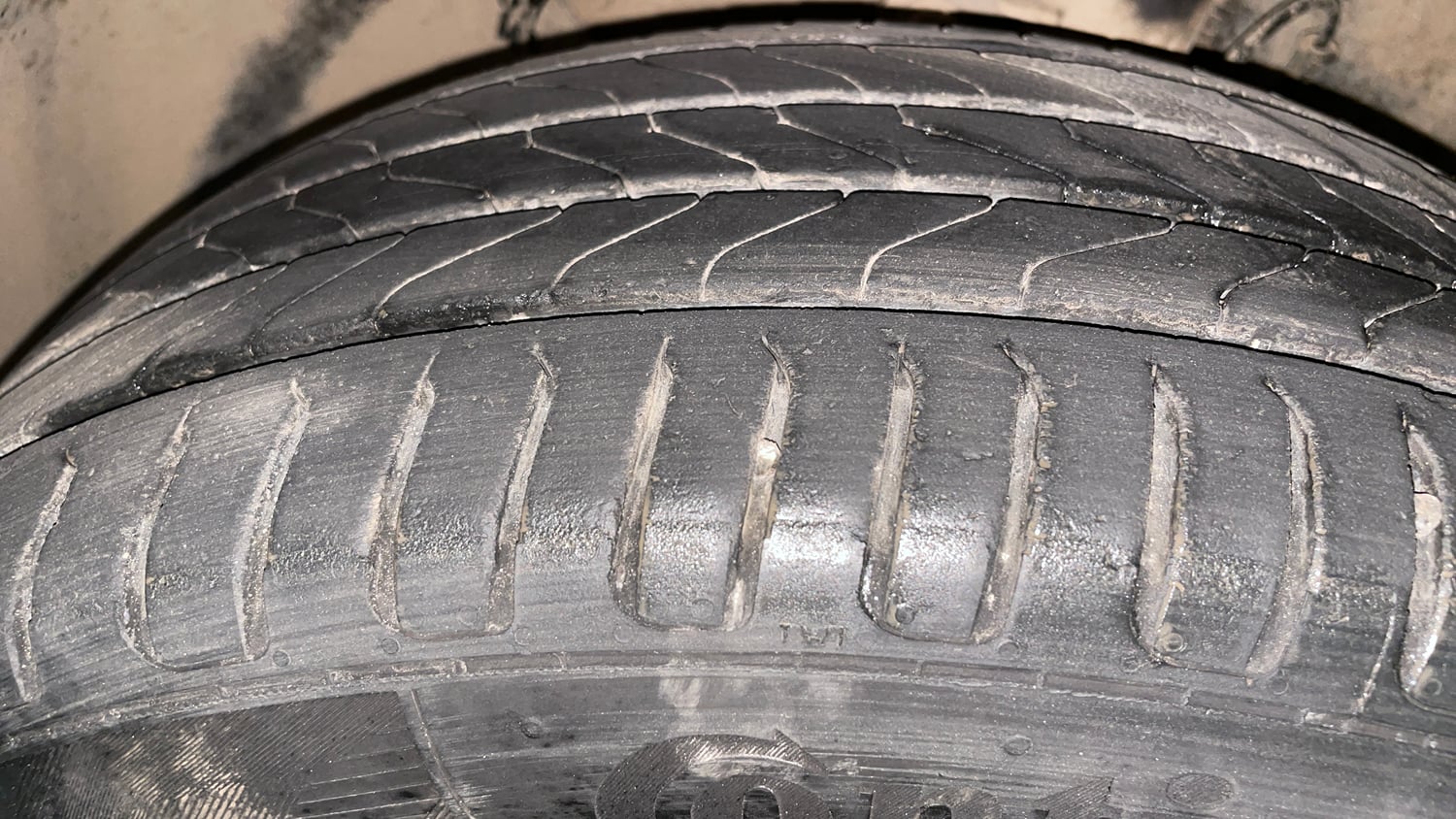 Used 2015 Hyundai i20 Active 1.2 S Petrol Manual tyres LEFT FRONT TYRE TREAD VIEW