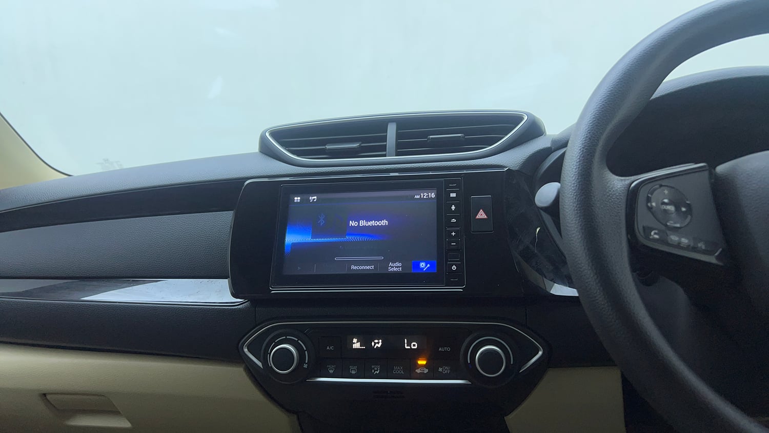 Used 2020 Honda Amaze 1.2 VX MT Petrol Petrol Manual top_features Integrated (in-dash) music system