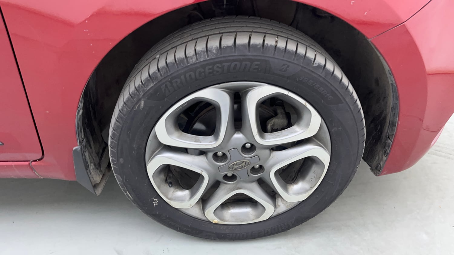 Used 2019 Hyundai Elite i20 Asta 1.2 (O) Petrol Manual tyres RIGHT FRONT TYRE RIM VIEW