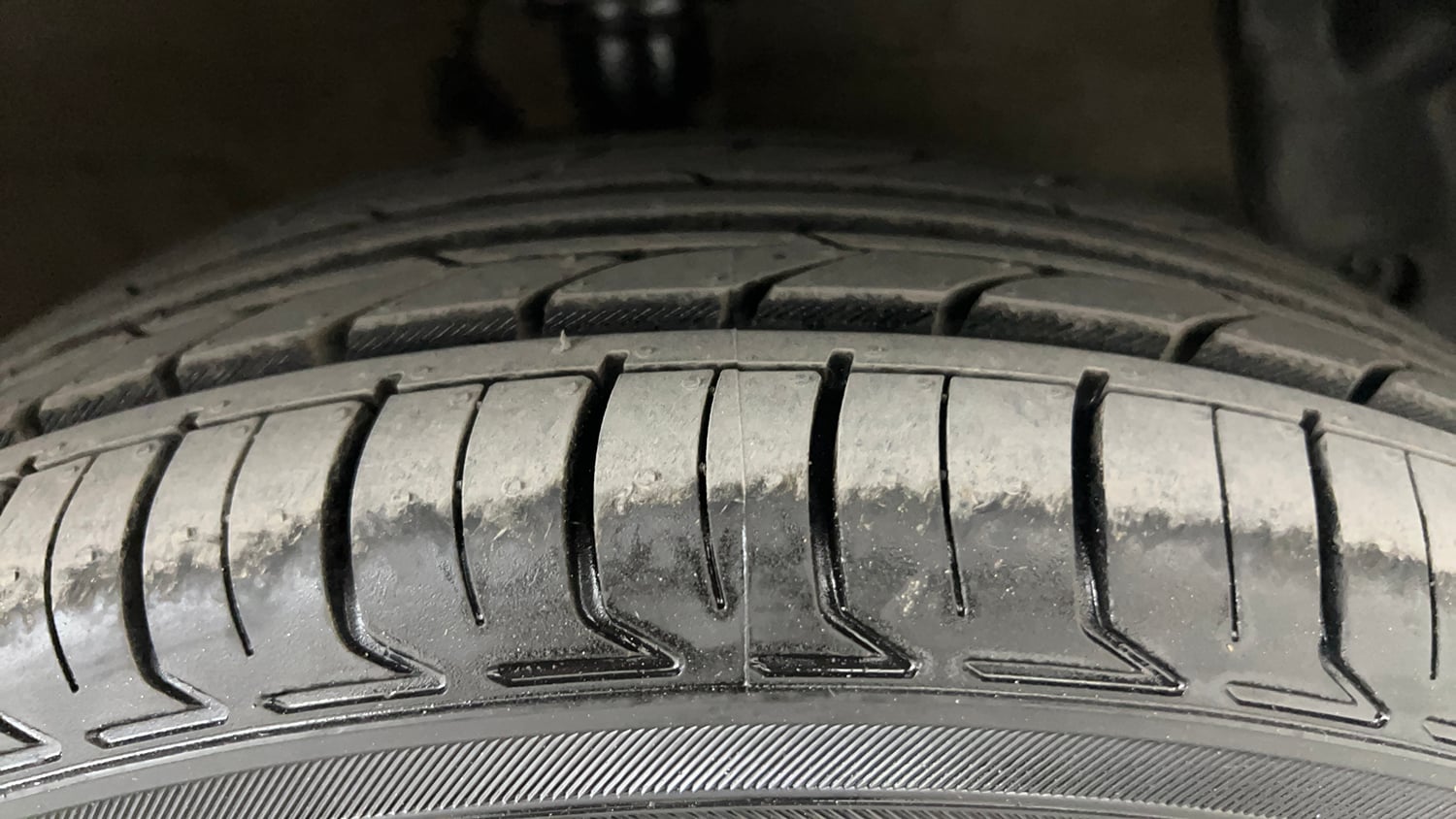 Used 2016 Hyundai Grand i10 Asta 1.2 Kappa VTVT (O) Petrol Manual tyres RIGHT FRONT TYRE TREAD VIEW