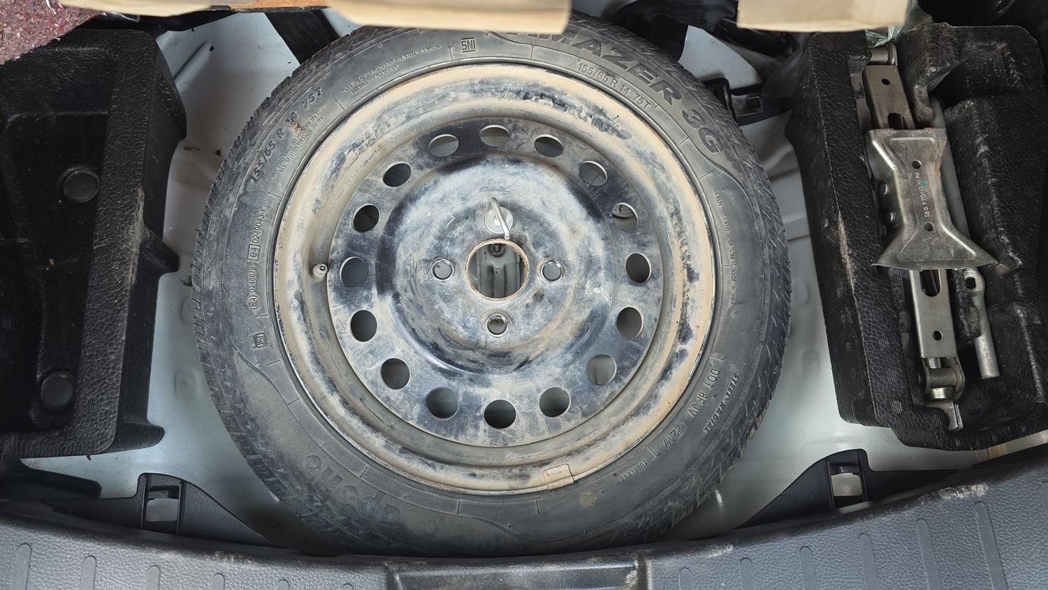 Used 2017 Maruti Suzuki Wagon R VXI Petrol Manual tyres SPARE TYRE VIEW