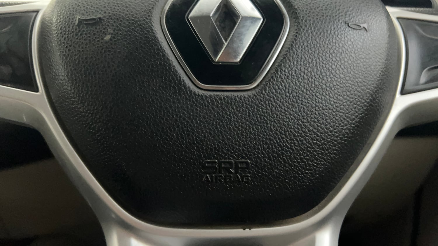 Used 2019 Renault Triber RXZ Petrol Manual top_features Airbags