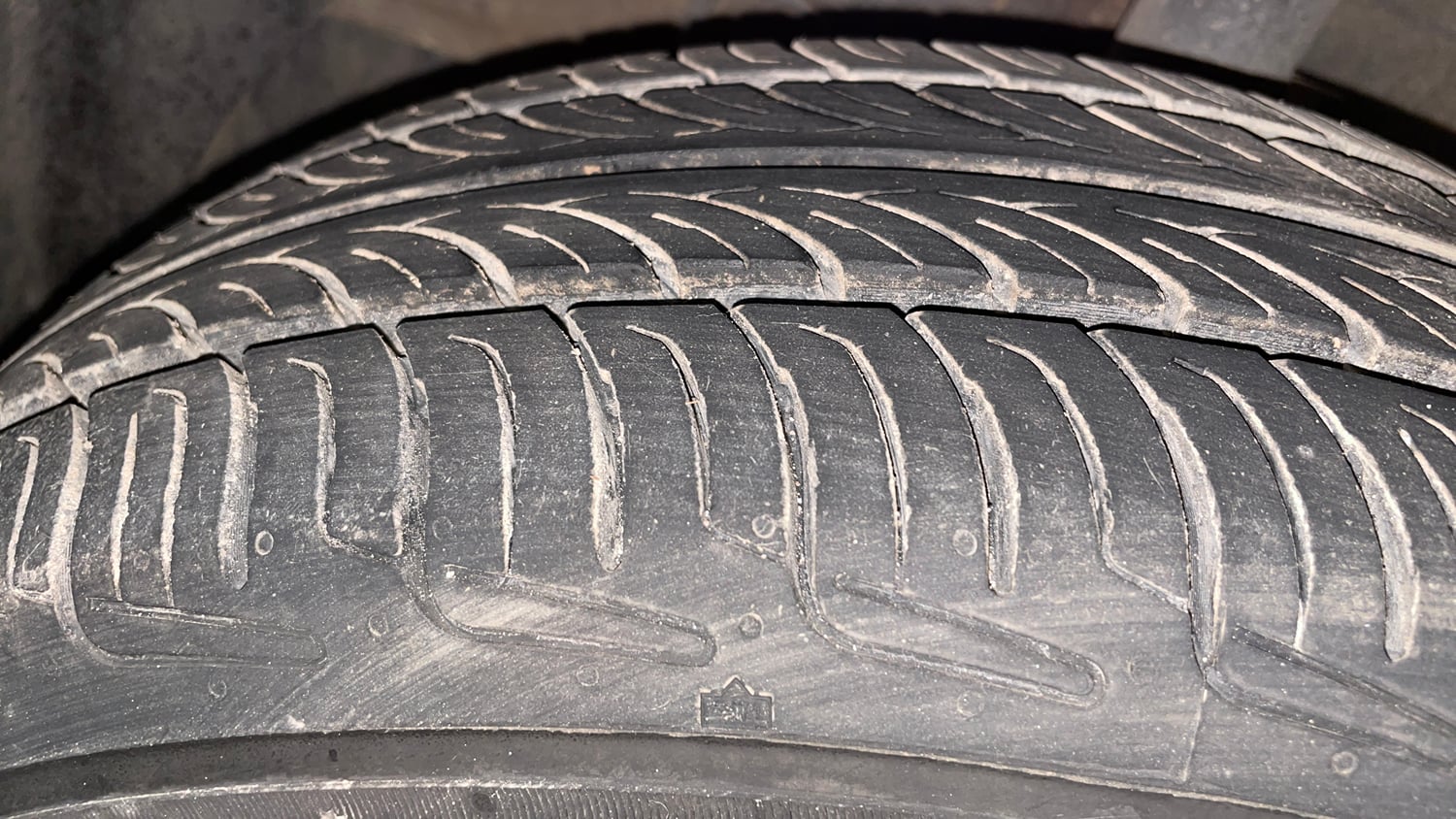Used 2016 Hyundai Grand i10 Sportz 1.2 Kappa VTVT Petrol Manual tyres LEFT FRONT TYRE TREAD VIEW