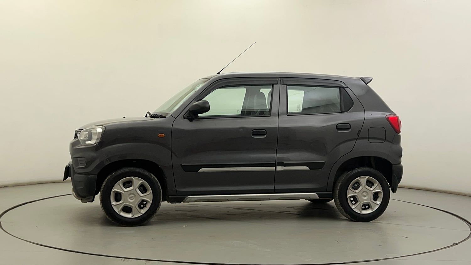 Used 2021 Maruti Suzuki S-Presso VXi CNG Cng Manual exterior LEFT SIDE VIEW
