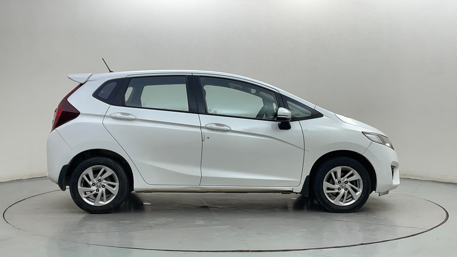 Used 2016 Honda Jazz VX Petrol Petrol Manual exterior RIGHT SIDE VIEW
