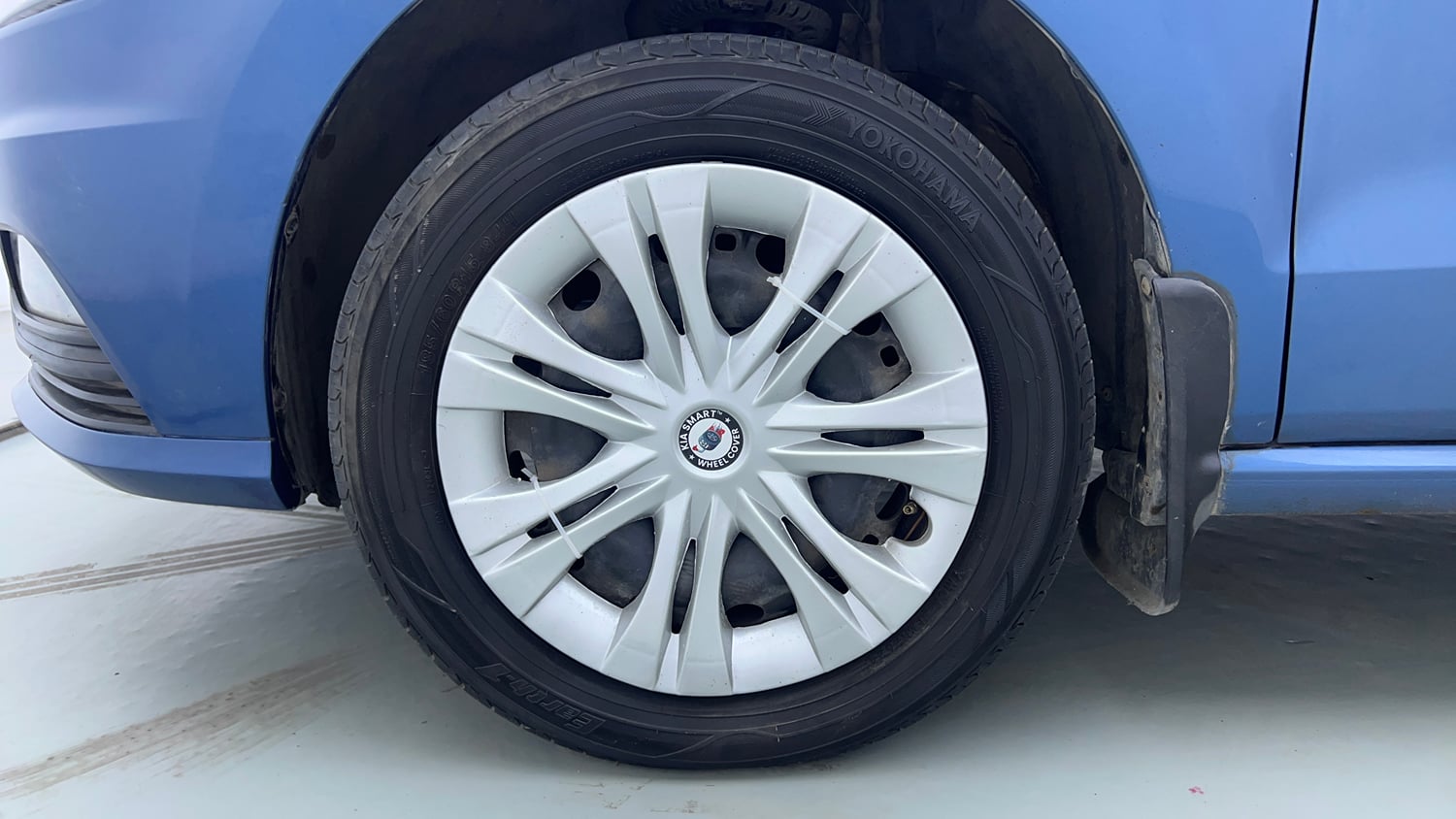 Used 2016 Volkswagen Ameo Comfortline 1.2L (P) Petrol Manual tyres LEFT FRONT TYRE RIM VIEW