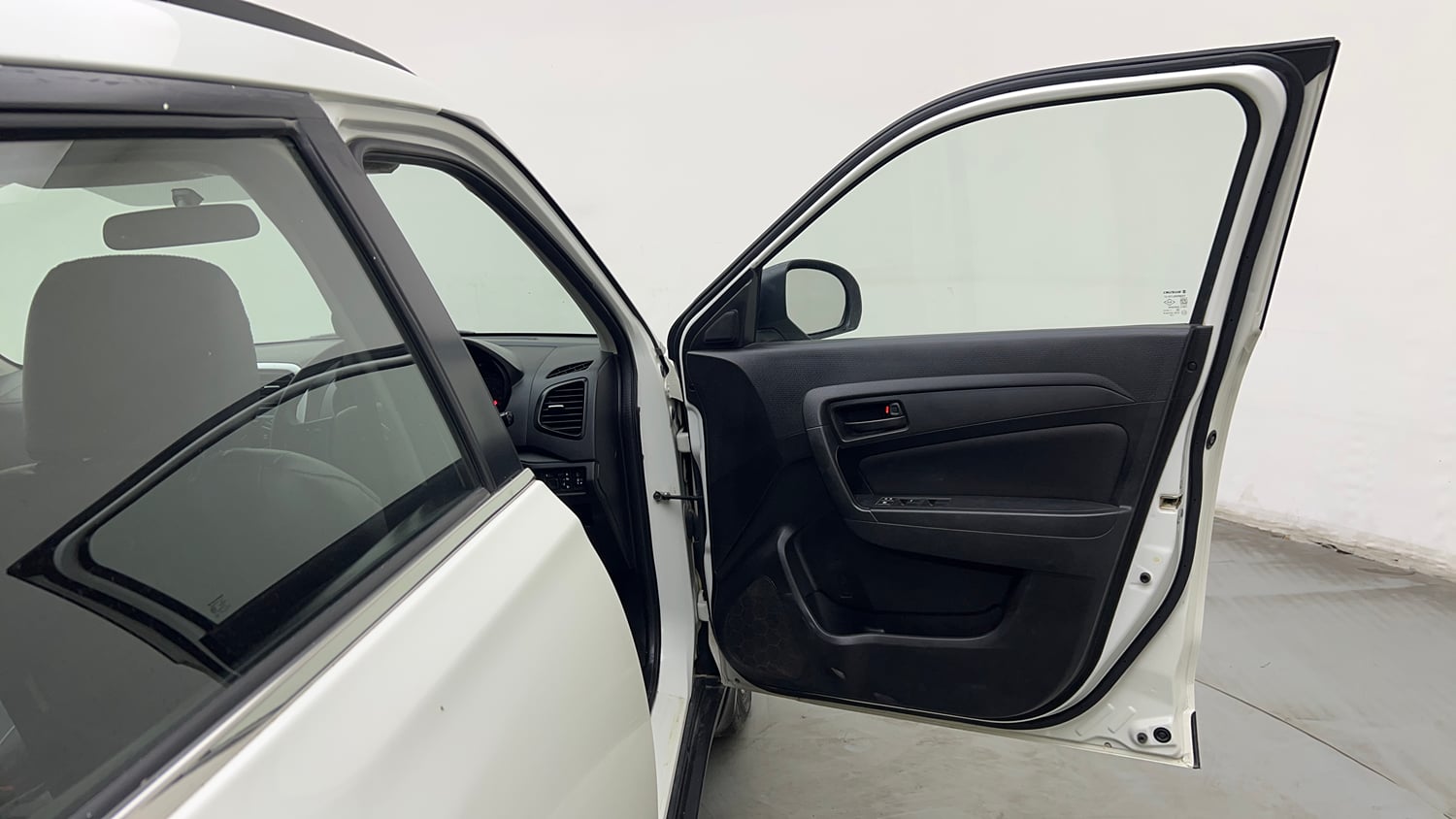 Used 2020 maruti-suzuki Vitara Brezza VXi Petrol Manual interior RIGHT FRONT DOOR OPEN VIEW