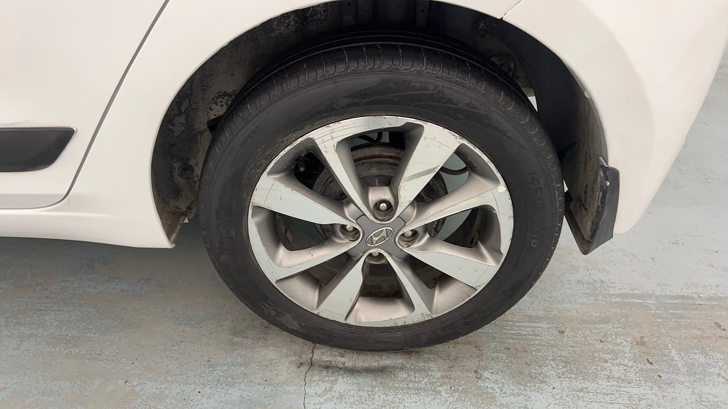 Used 2017 Hyundai Elite i20 Asta 1.4 CRDI (O) Diesel Manual tyres LEFT REAR TYRE RIM VIEW