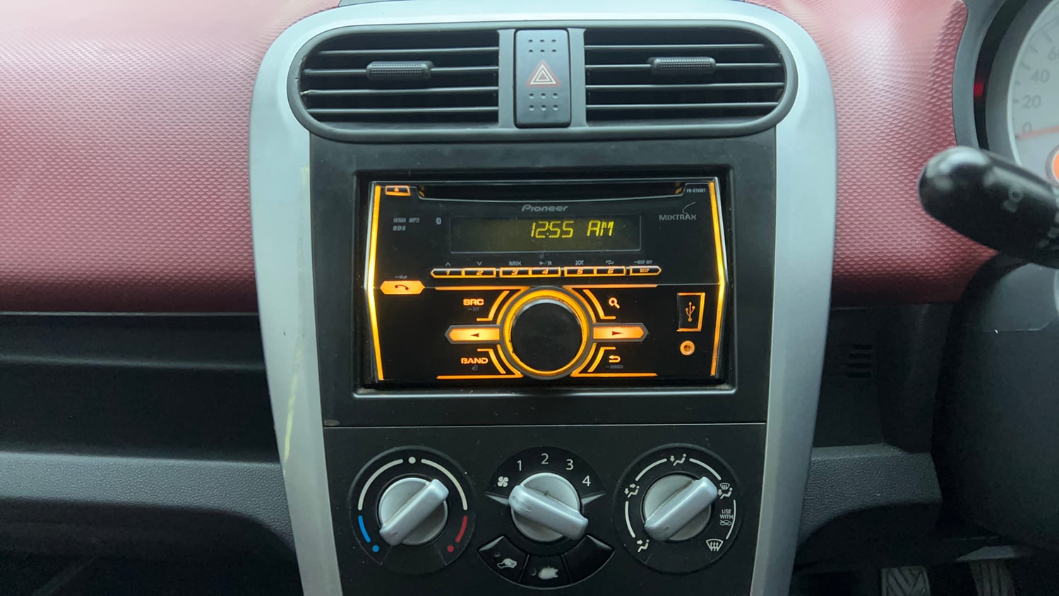 Used 2014 Maruti Suzuki Ritz Vxi BS-IV Petrol Manual interior MUSIC SYSTEM & AC CONTROL VIEW