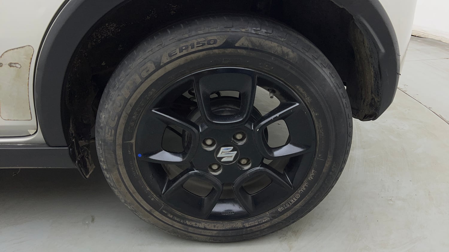 Used 2020 Maruti Suzuki Ignis Alpha 1.2 AMT Petrol Automatic tyres LEFT REAR TYRE RIM VIEW