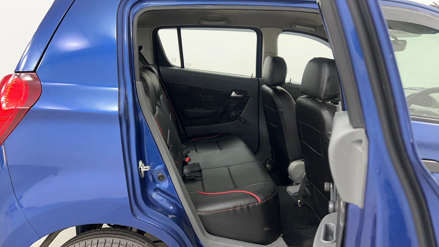Used 2016 Maruti Suzuki Alto 800 Lxi Petrol Manual interior RIGHT SIDE REAR DOOR CABIN VIEW