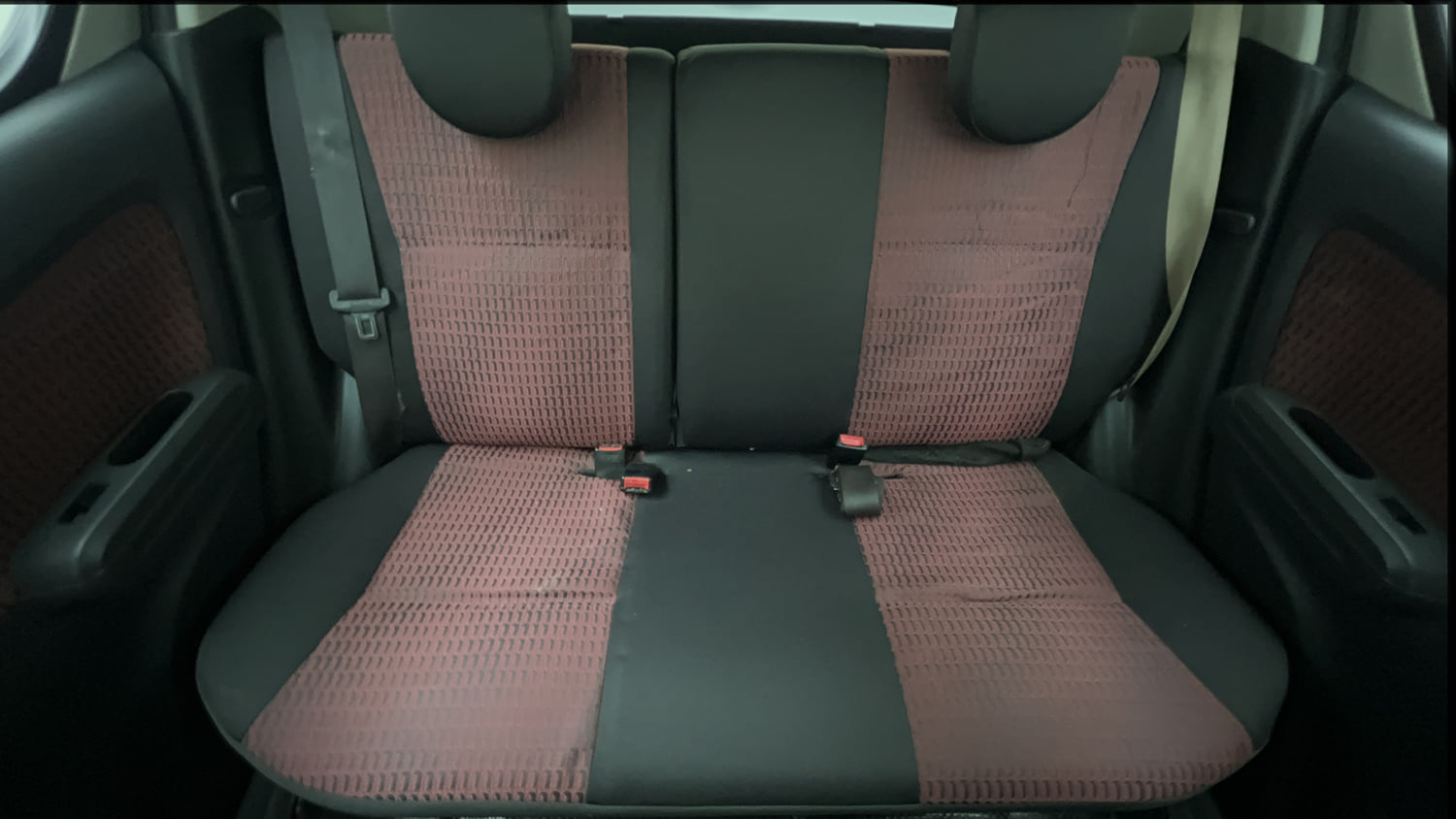 Used 2014 Maruti Suzuki Ritz Vxi BS-IV Petrol Manual interior REAR SEAT CONDITION VIEW