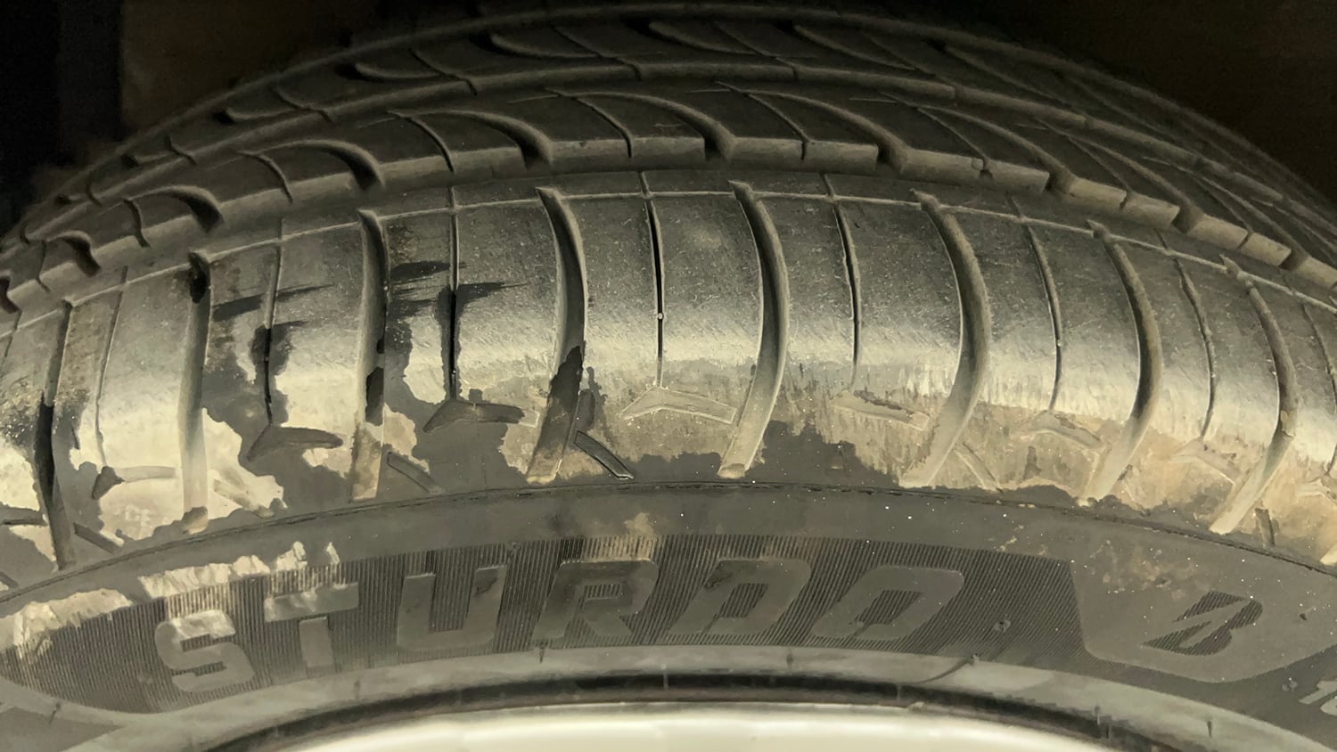 Used 2015 Maruti Suzuki Ertiga VXI CNG (Outside Fitted) Cng Manual tyres LEFT FRONT TYRE TREAD VIEW