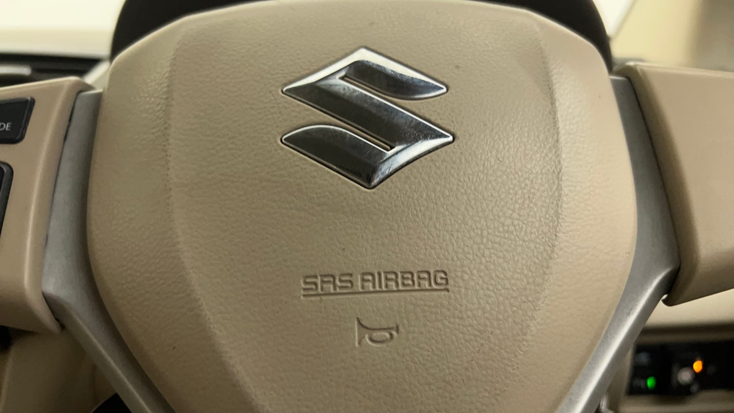 Used 2015 Maruti Suzuki Ertiga VXI CNG (Outside Fitted) Cng Manual top_features Airbags