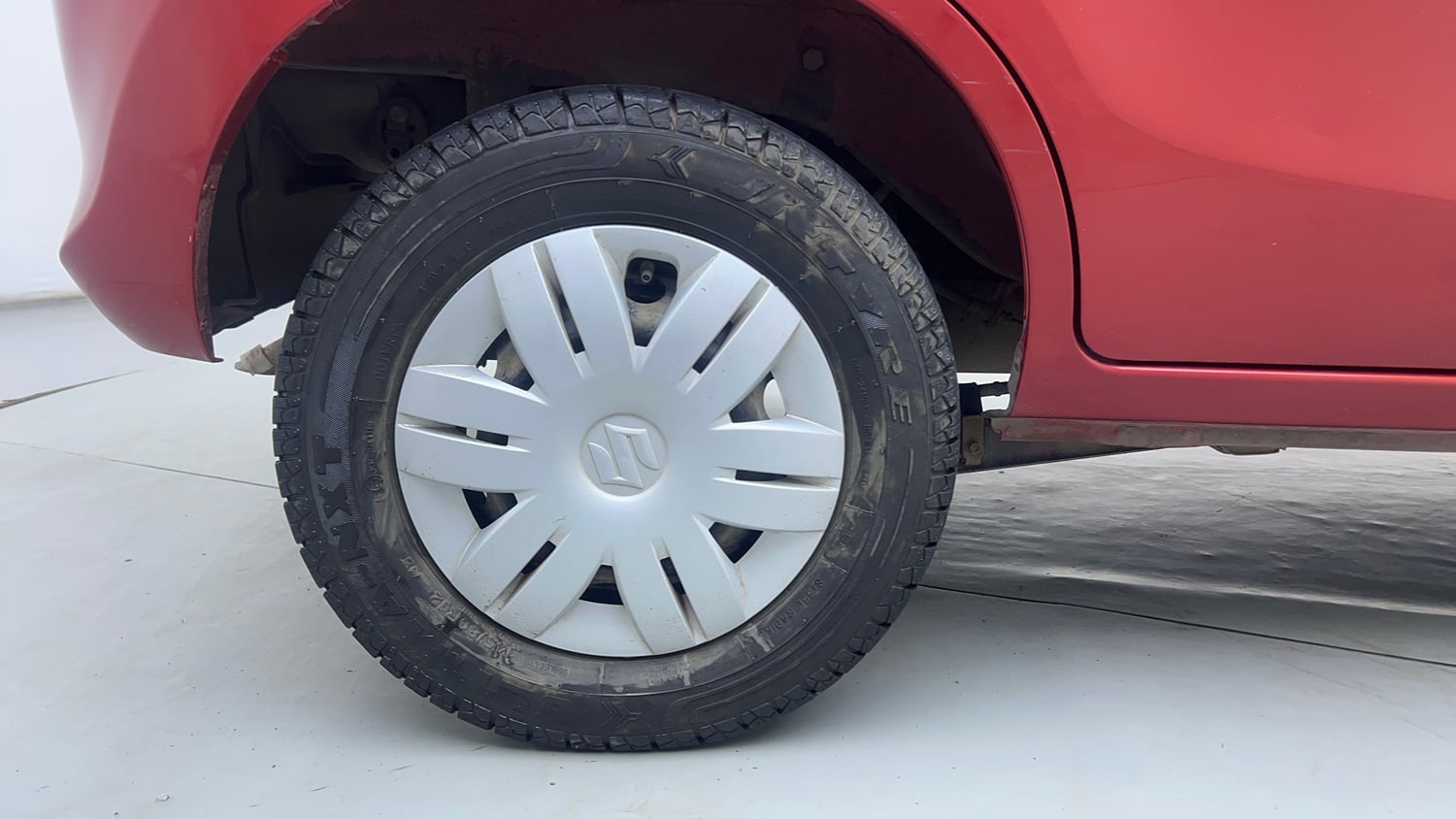 Used 2016 Maruti Suzuki Alto 800 Vxi Petrol Manual tyres RIGHT REAR TYRE RIM VIEW