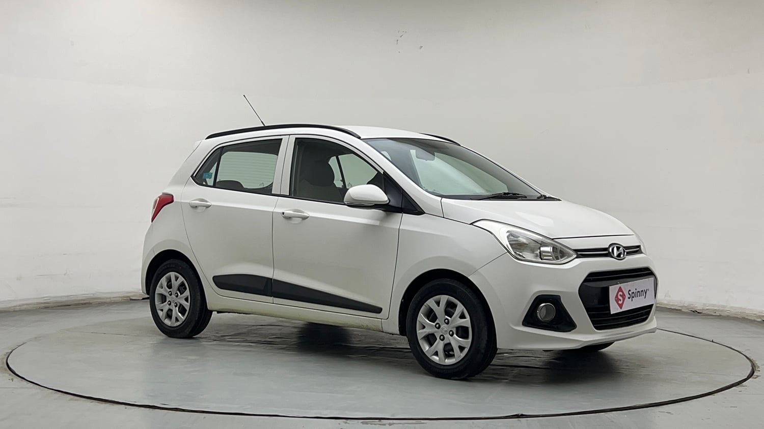 Used 2016 Hyundai Grand i10 Sportz 1.2 Kappa VTVT Petrol Manual exterior RIGHT FRONT CORNER VIEW