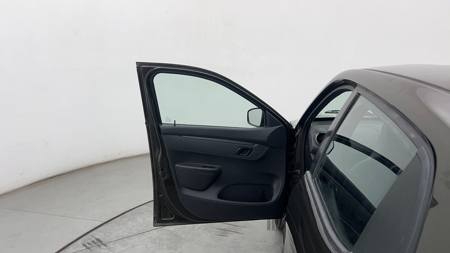 Used 2016 Renault Kwid RXT Petrol Manual interior LEFT FRONT DOOR OPEN VIEW