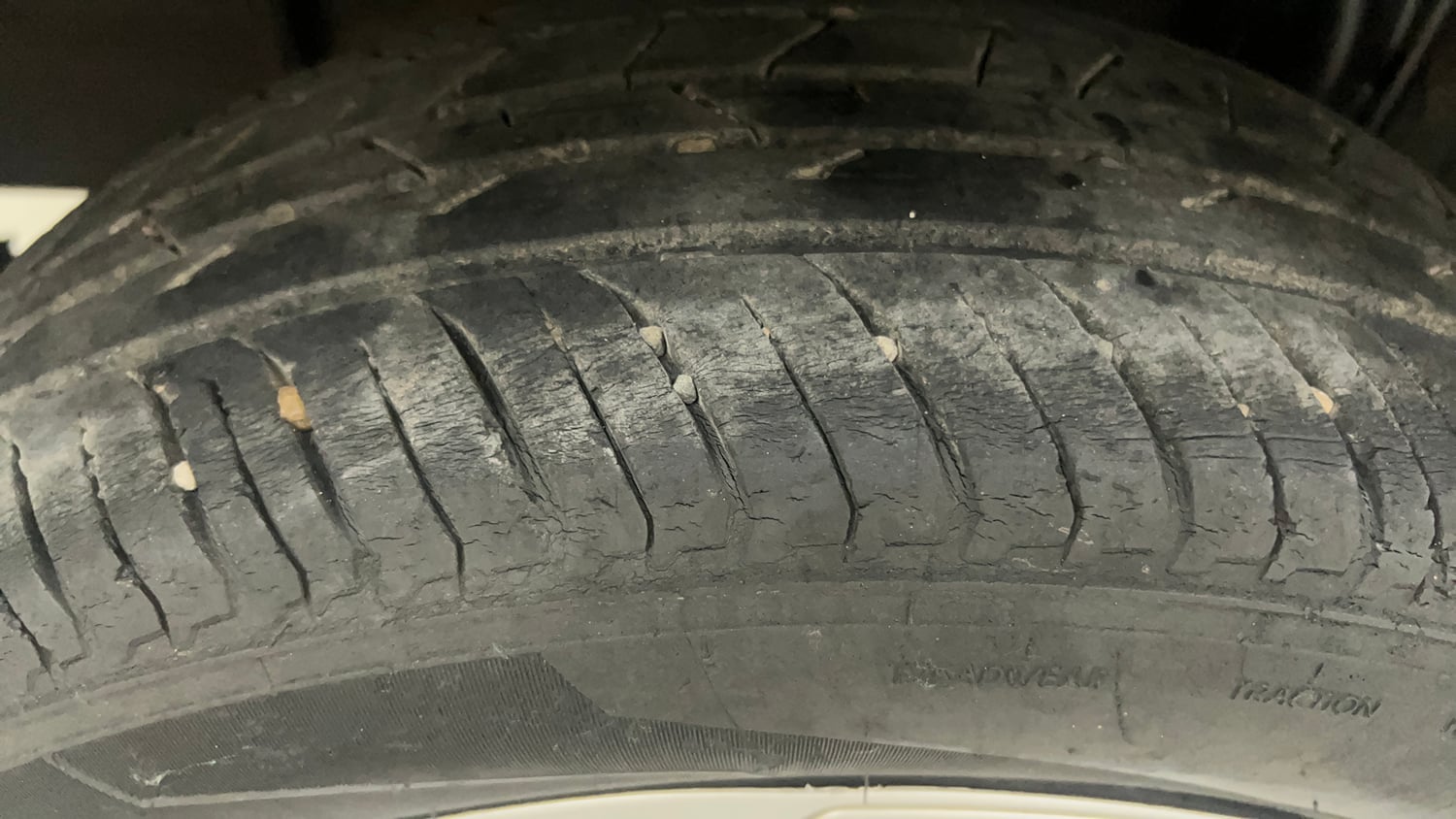 Used 2021 Renault Kiger RXT AMT Petrol Automatic tyres RIGHT REAR TYRE TREAD VIEW