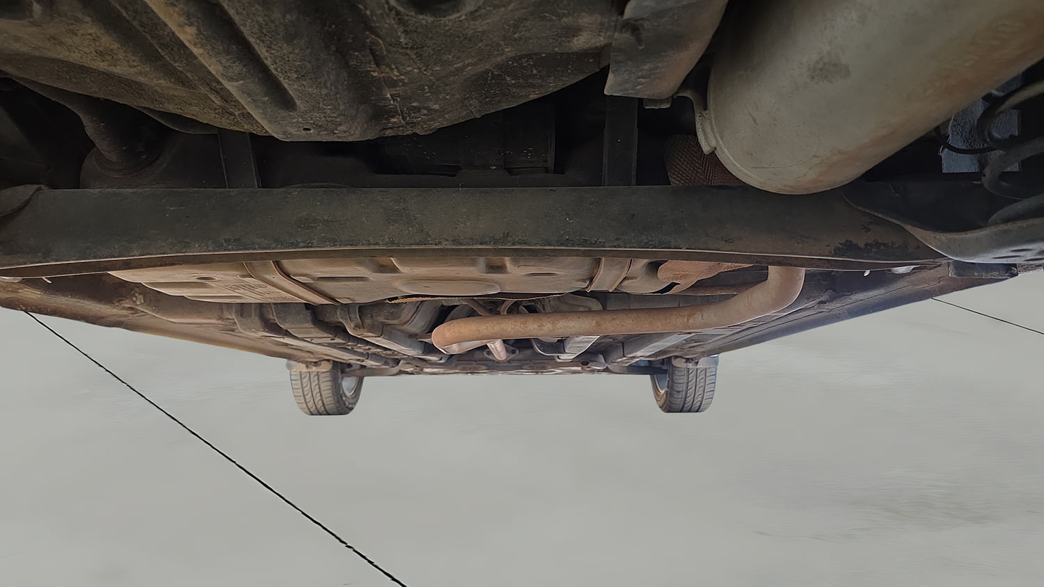 Used 2015 Hyundai Elite i20 Sportz 1.2 (O) Petrol Manual extra REAR UNDERBODY VIEW (TAKEN FROM REAR)