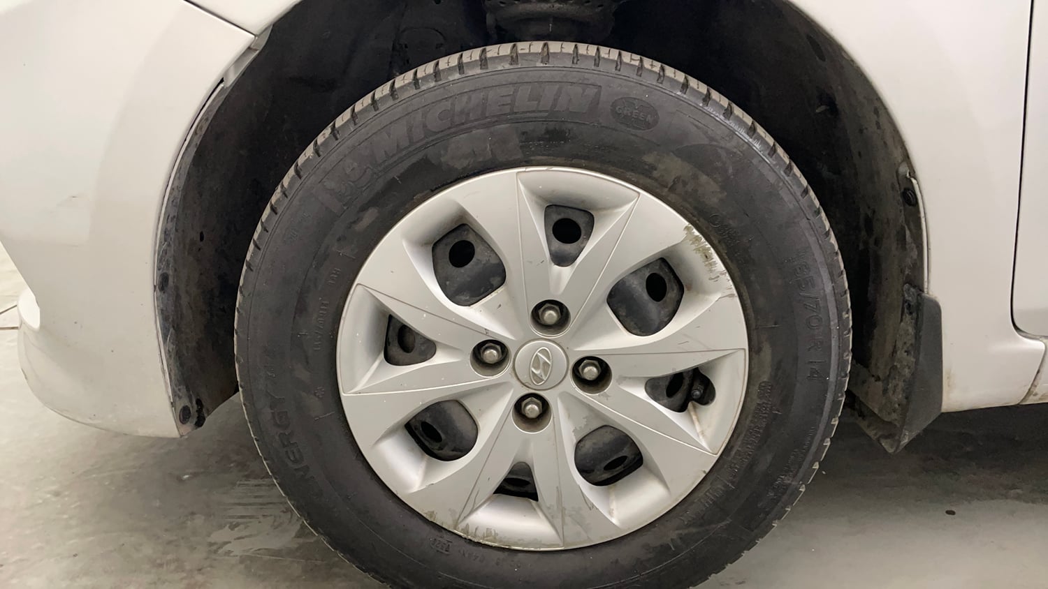 Used 2016 Hyundai Elite i20 Sportz 1.4 CRDI Diesel Manual tyres LEFT FRONT TYRE RIM VIEW