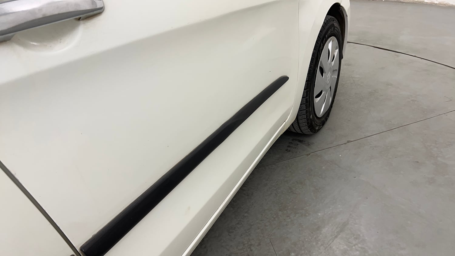Used 2016 Maruti Suzuki Celerio ZXi AMT Petrol Automatic dents MINOR SCRATCH