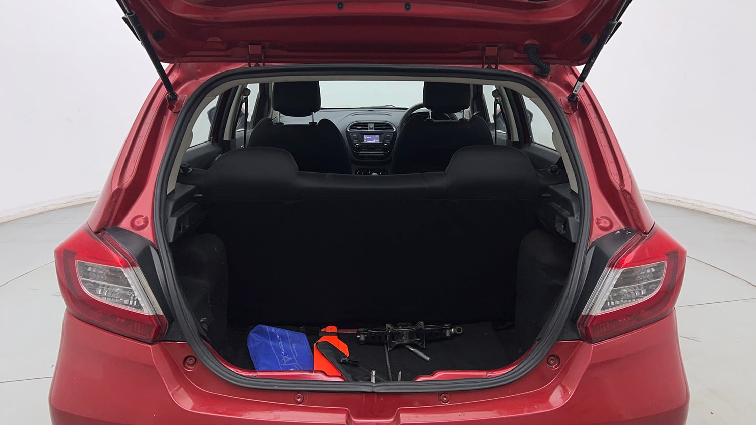Used 2018 Tata Tiago Revotron XZA Petrol Automatic interior DICKY INSIDE VIEW