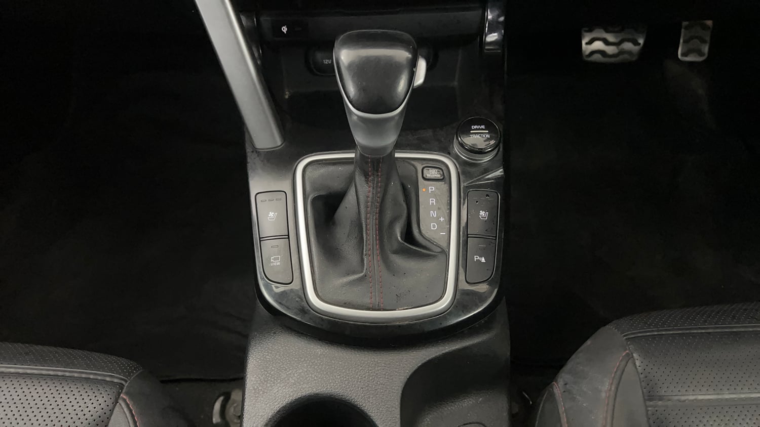 Used 2022 Kia Seltos GTX Plus 1.5 Diesel AT Diesel Automatic interior GEAR  KNOB VIEW