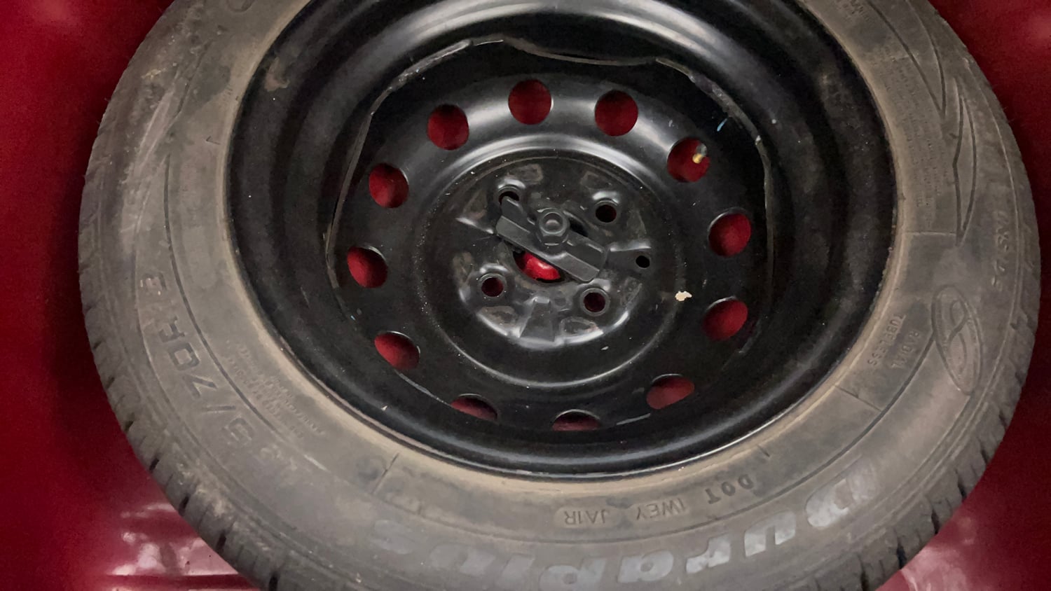 Used 2015 Hyundai Eon Magna + Petrol Manual tyres SPARE TYRE VIEW