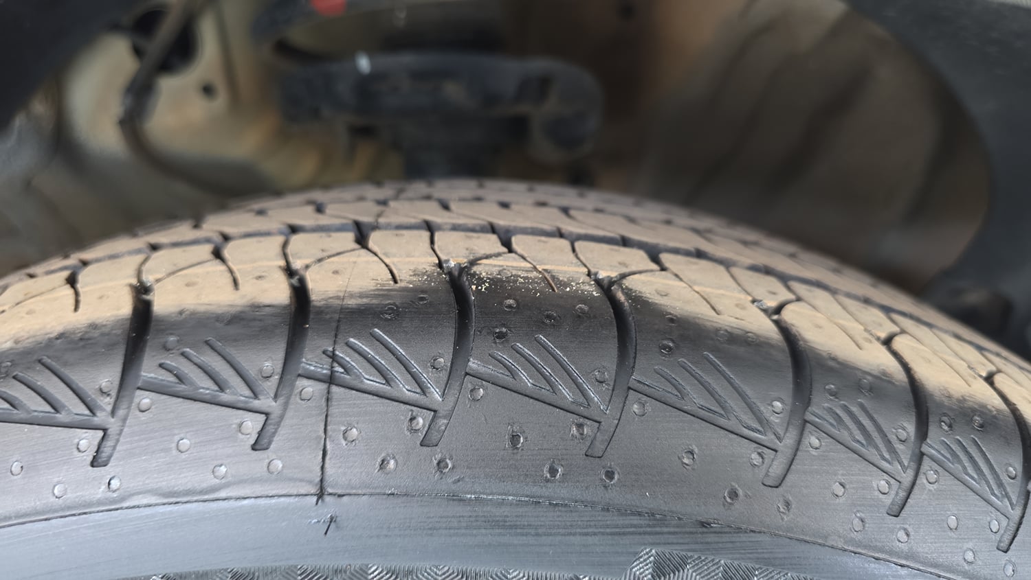 Used 2020 Kia Seltos HTX IVT 1.5 Petrol Automatic tyres RIGHT FRONT TYRE TREAD VIEW