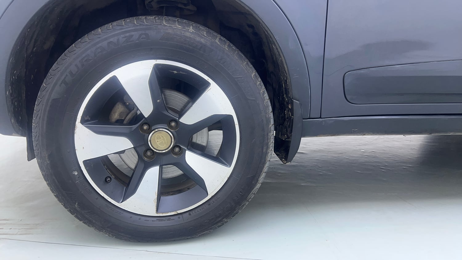 Used 2019 Tata Nexon XZA Plus Petrol Petrol Automatic tyres LEFT FRONT TYRE RIM VIEW