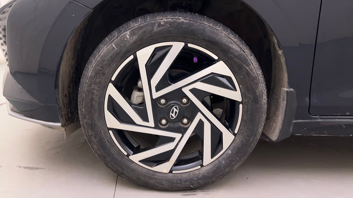 Used 2024 Hyundai New i20 Asta (O) 1.2 IVT Petrol Automatic tyres LEFT FRONT TYRE RIM VIEW