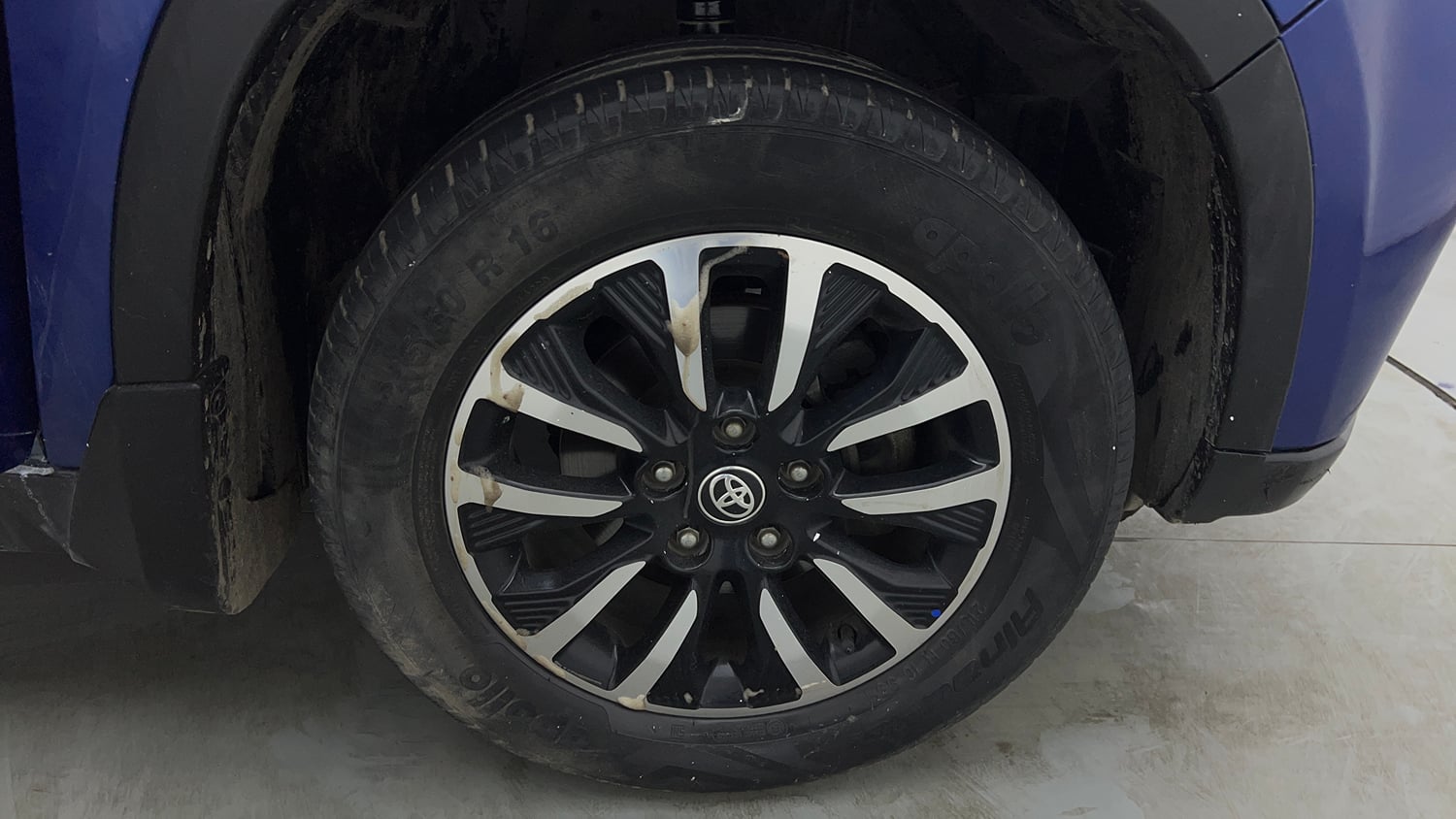 Used 2020 Toyota Urban Cruiser Premium Grade AT Dual Tone Petrol Automatic tyres RIGHT FRONT TYRE RIM VIEW