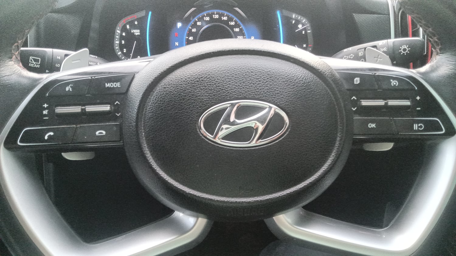 Used 2022 Hyundai Creta SX (O) 1.5 Diesel Automatic knight Diesel Automatic top_features Ambient interior lighting