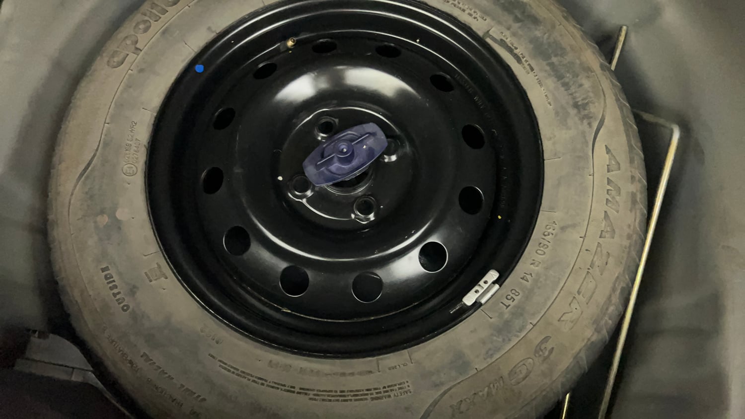 Used 2022 Maruti Suzuki Swift VXi Petrol Manual tyres SPARE TYRE VIEW