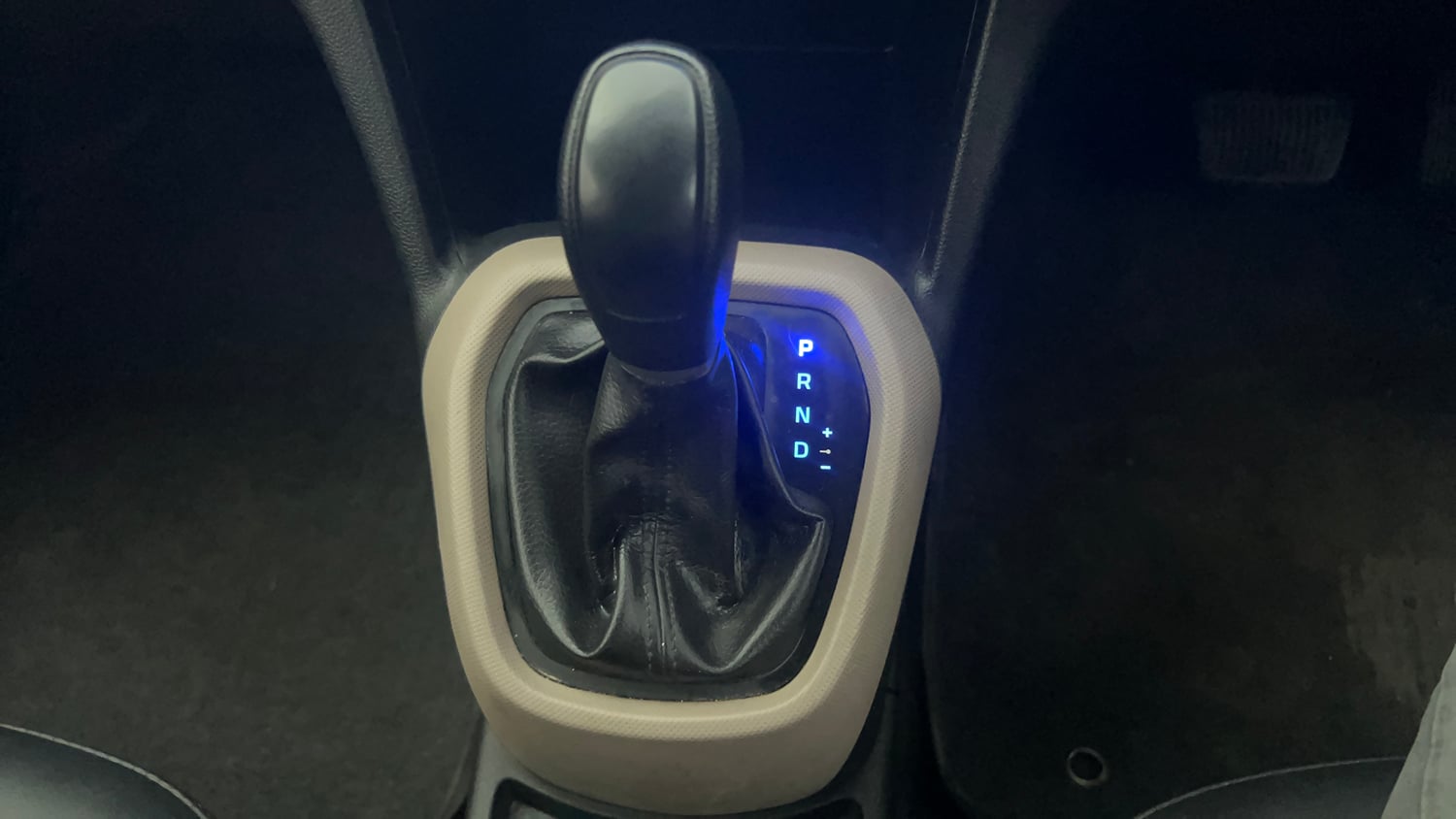 Used 2017 Hyundai Grand i10 Magna AT 1.2 Kappa VTVT Petrol Automatic interior GEAR  KNOB VIEW