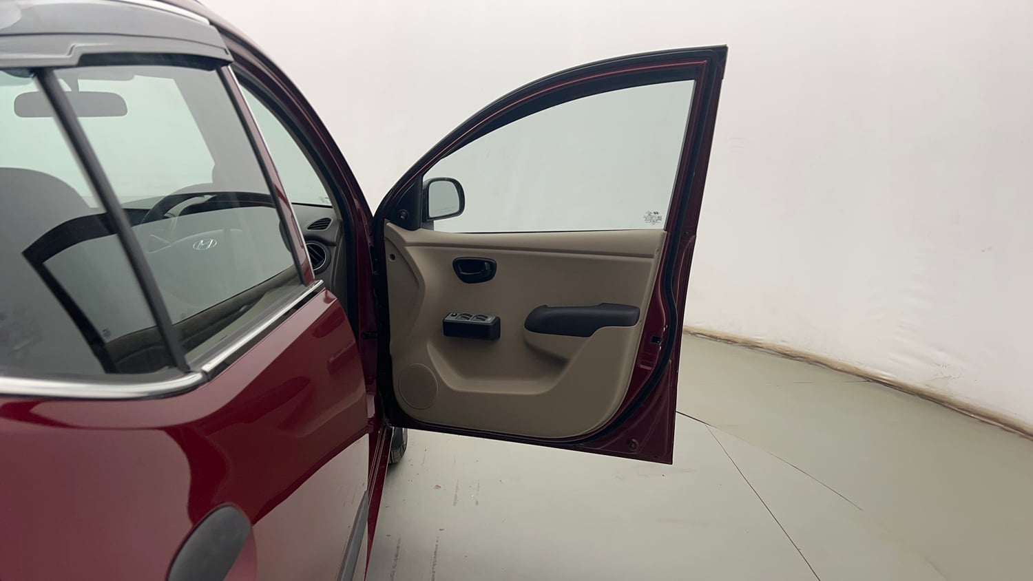 Used 2013 Hyundai i10 Era 1.1 iRDE2 Petrol Manual interior RIGHT FRONT DOOR OPEN VIEW