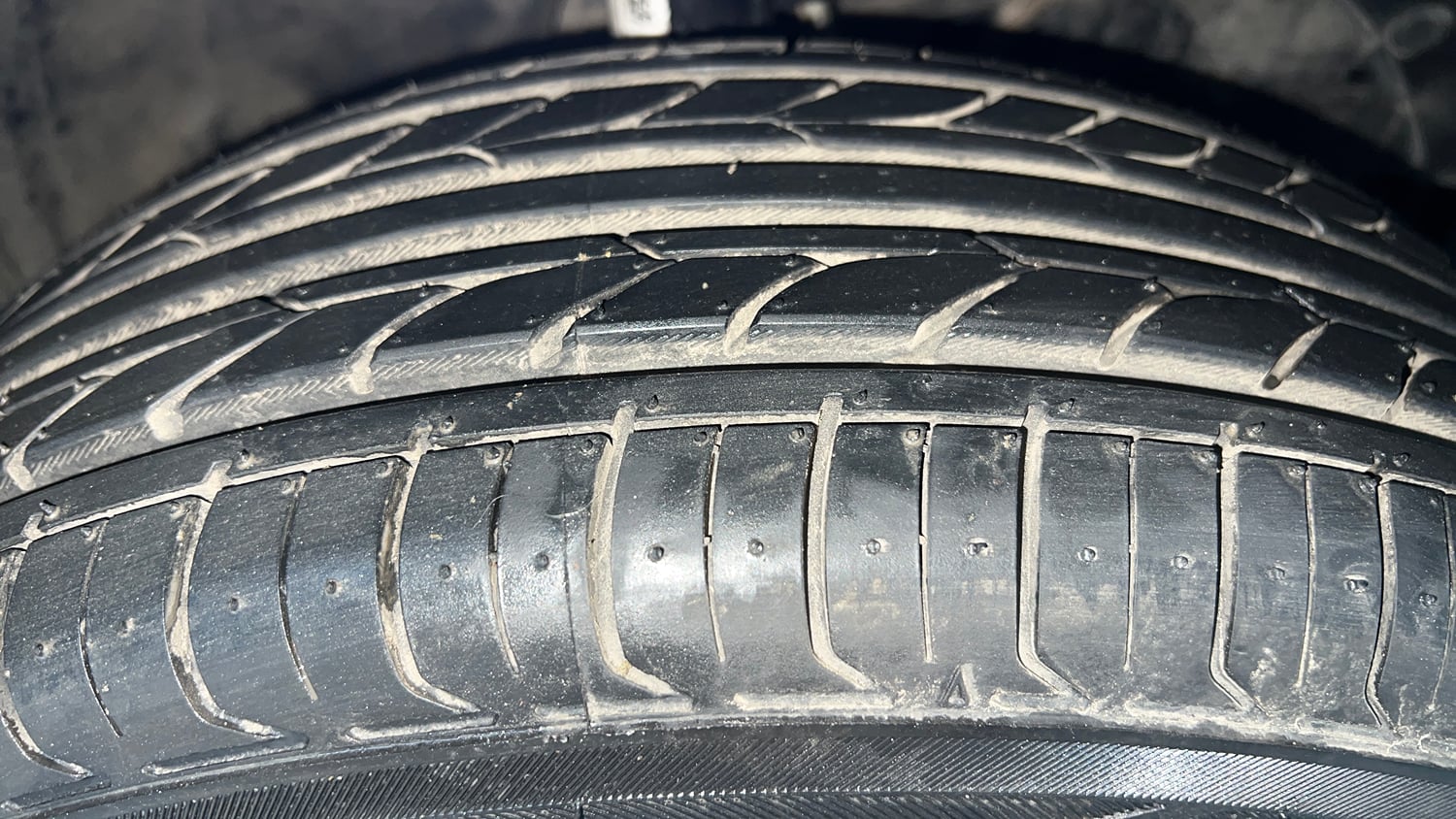 Used 2018 Maruti Suzuki Baleno Delta 1.2 Petrol Manual tyres RIGHT FRONT TYRE TREAD VIEW